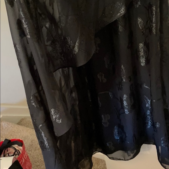 Black formal gown with sequin design - Picture 7 of 9